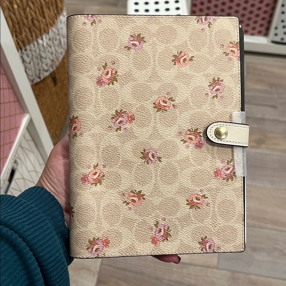 Cute. COACH Notebook With Floral Print. - Picture 3 of 12